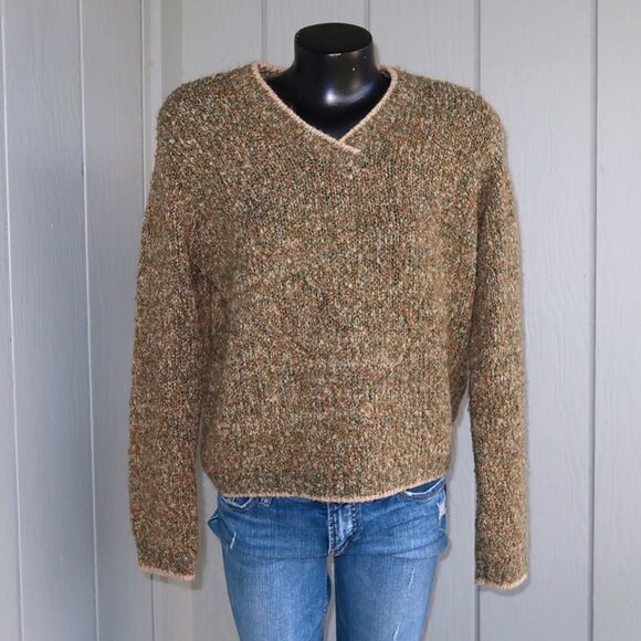 Sarah Bentley Women’s Sweater - Picture 1 of 7